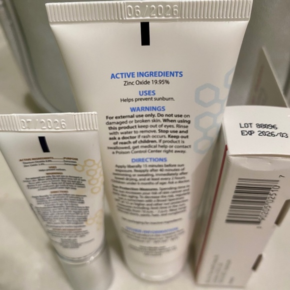 Alastin SilkSHIELD Sunscreen SPF 30 + EltaMD UV Lip Balm + GWP - Picture 2 of 4